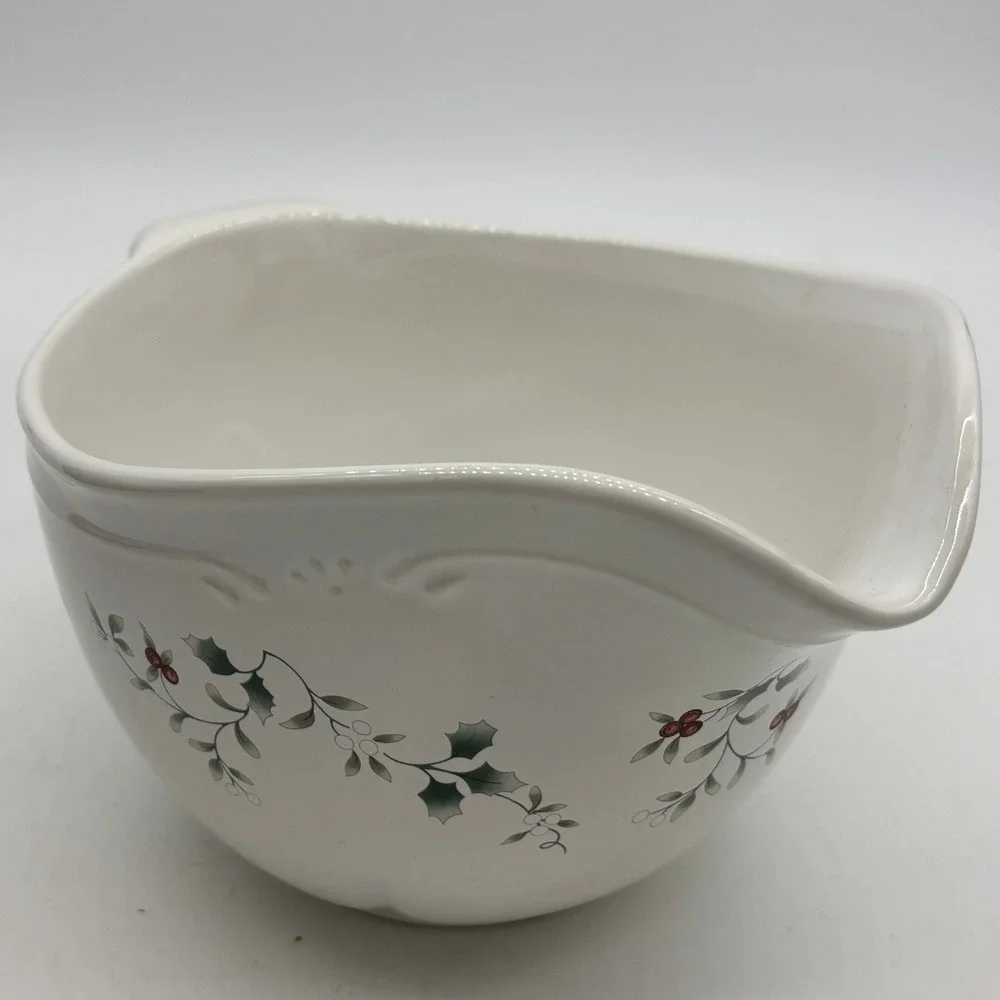 Vtg Pfaltzgraff Winterberry Batter Bowl 2.5 Qt White Excellent Holly Holiday